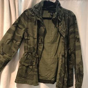 FOREVER 21 CAMO JACKET